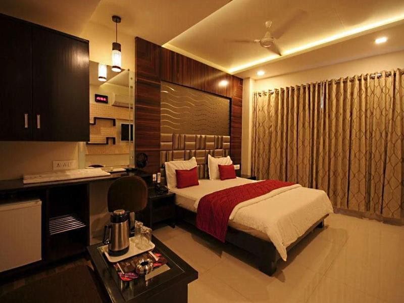 Golden Plaza Ahmedabad Exterior foto