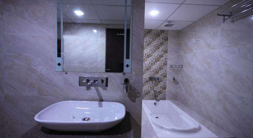 Golden Plaza Ahmedabad Exterior foto