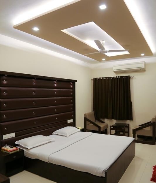 Golden Plaza Ahmedabad Exterior foto